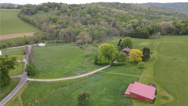 176 Ashmore Rd, Buffalo Twp, PA 15301
