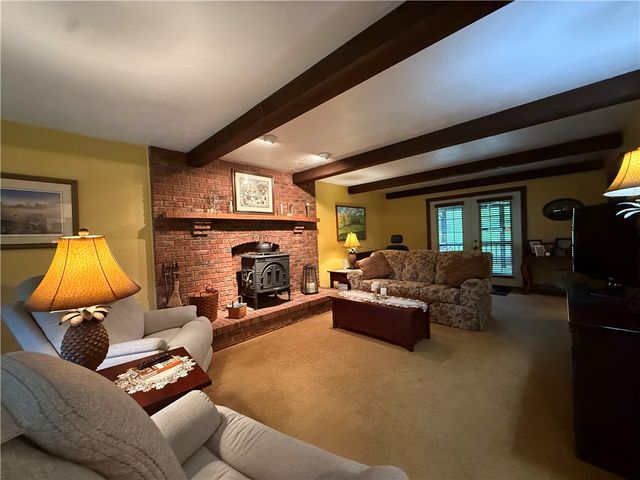 176 Ashmore Rd, Buffalo Twp, PA 15301