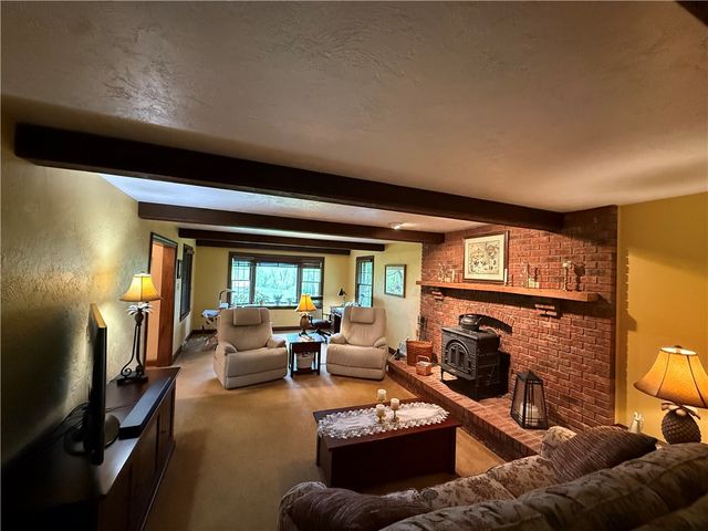 176 Ashmore Rd, Buffalo Twp, PA 15301
