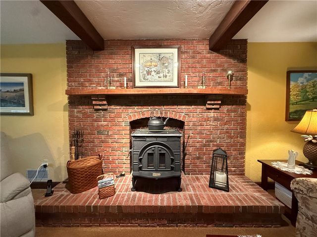 176 Ashmore Rd, Buffalo Twp, PA 15301