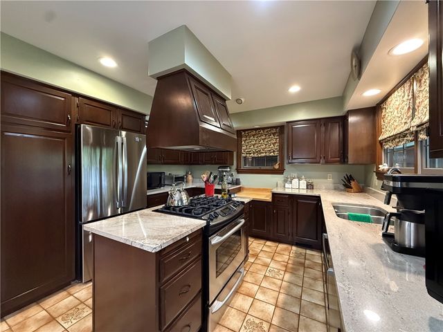176 Ashmore Rd, Buffalo Twp, PA 15301