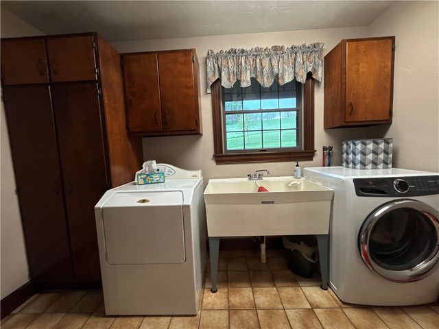 176 Ashmore Rd, Buffalo Twp, PA 15301