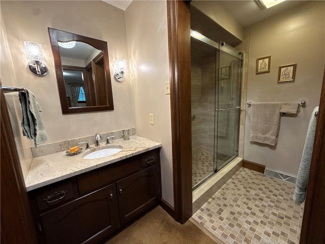 176 Ashmore Rd, Buffalo Twp, PA 15301