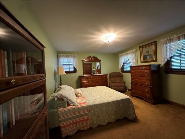 176 Ashmore Rd, Buffalo Twp, PA 15301