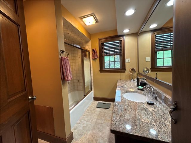 176 Ashmore Rd, Buffalo Twp, PA 15301