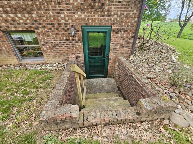 176 Ashmore Rd, Buffalo Twp, PA 15301