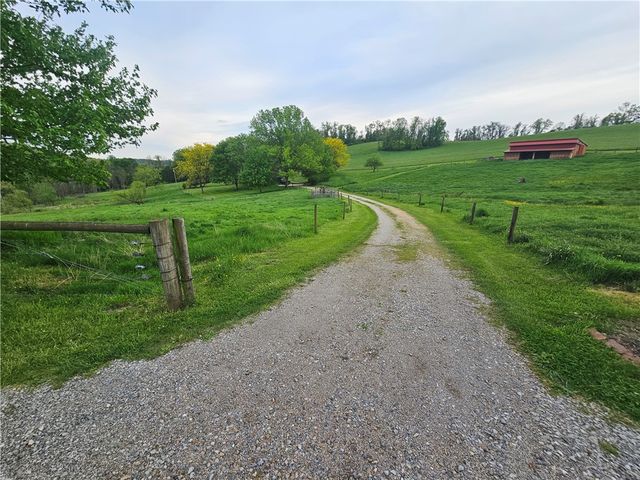 176 Ashmore Rd, Buffalo Twp, PA 15301