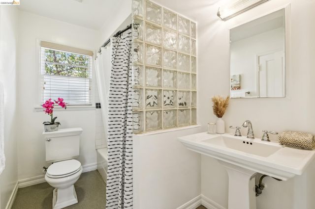 1339 Mariposa St, Richmond, CA 94804