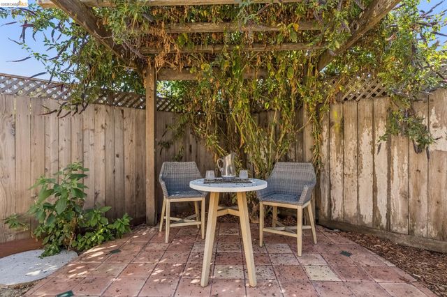 1339 Mariposa St, Richmond, CA 94804