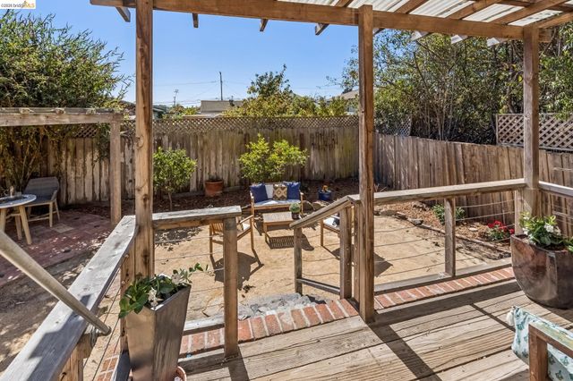 1339 Mariposa St, Richmond, CA 94804