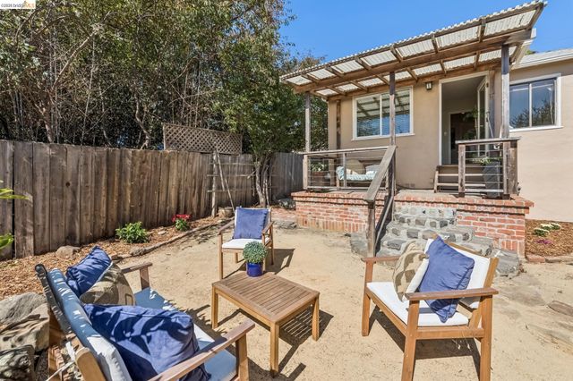 1339 Mariposa St, Richmond, CA 94804