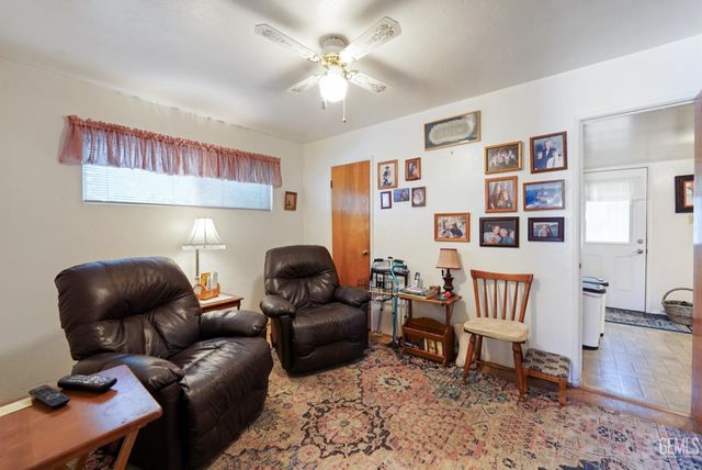 616 Magnolia Avenue, Bakersfield, CA 93305