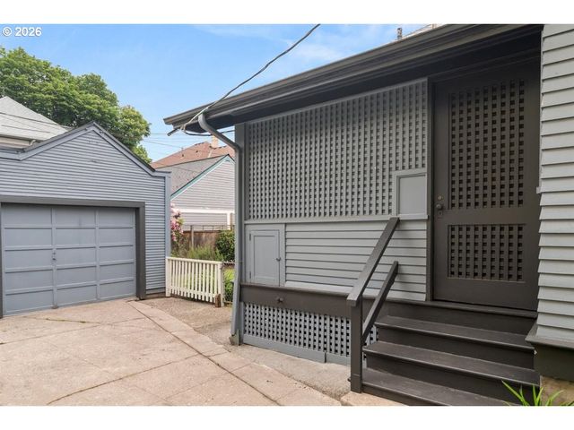 1815 Ne WASCO St, Portland, OR 97232