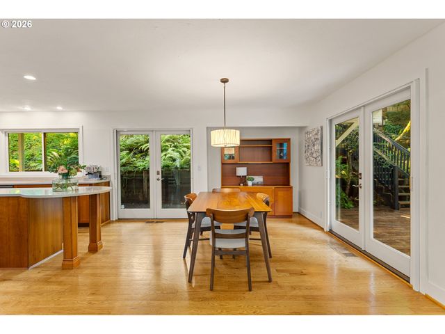 1858 SOUTHSHORE Blvd, Lake Oswego, OR 97034