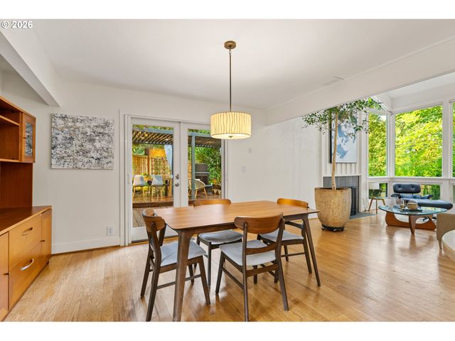 1858 SOUTHSHORE Blvd, Lake Oswego, OR 97034