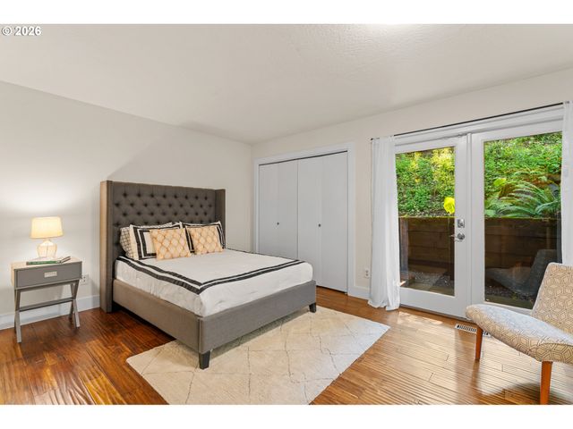 1858 SOUTHSHORE Blvd, Lake Oswego, OR 97034