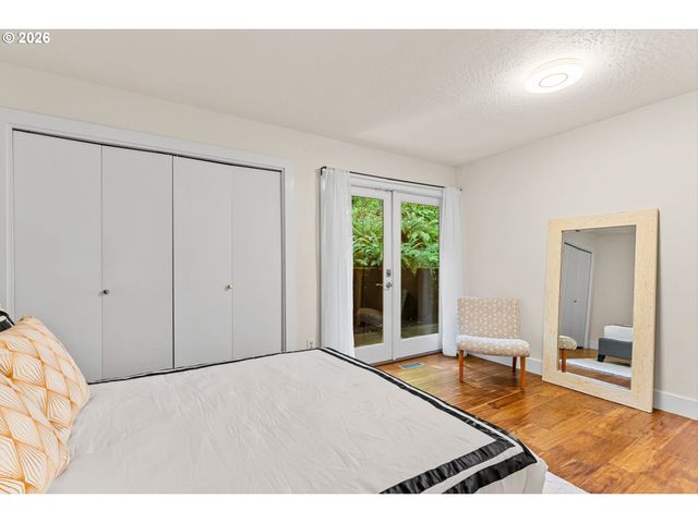 1858 SOUTHSHORE Blvd, Lake Oswego, OR 97034