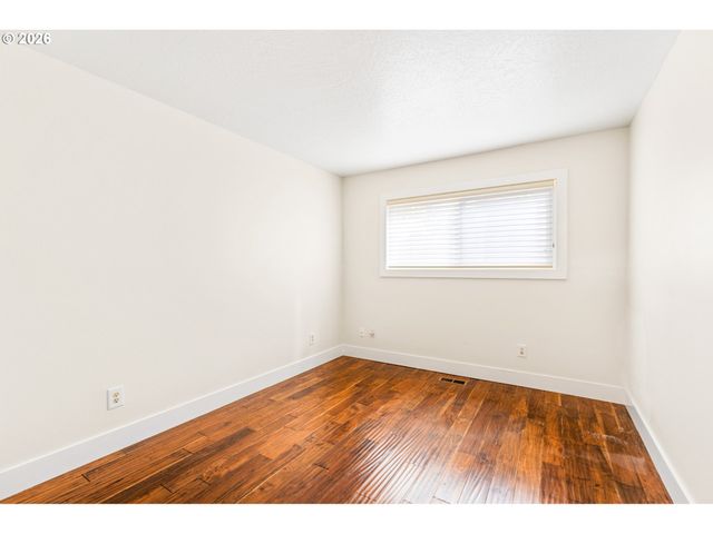 1858 SOUTHSHORE Blvd, Lake Oswego, OR 97034