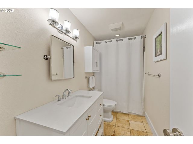 1858 SOUTHSHORE Blvd, Lake Oswego, OR 97034