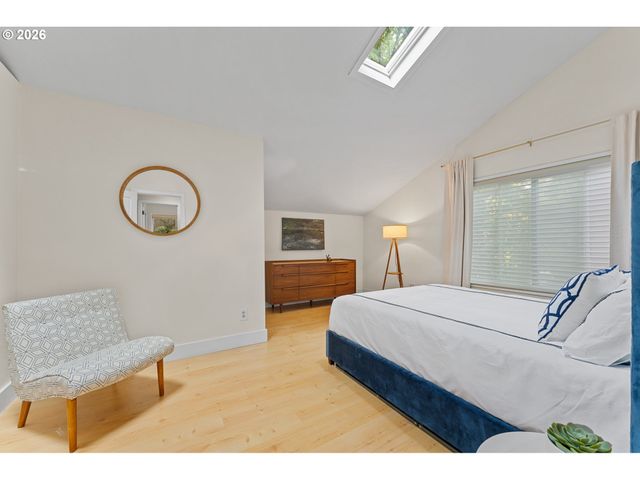 1858 SOUTHSHORE Blvd, Lake Oswego, OR 97034