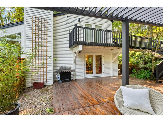 1858 SOUTHSHORE Blvd, Lake Oswego, OR 97034