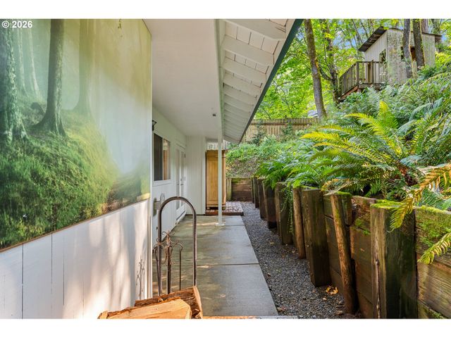 1858 SOUTHSHORE Blvd, Lake Oswego, OR 97034