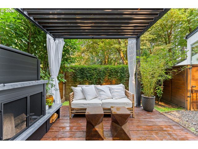1858 SOUTHSHORE Blvd, Lake Oswego, OR 97034