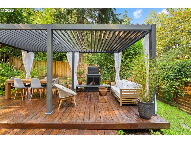 1858 SOUTHSHORE Blvd, Lake Oswego, OR 97034