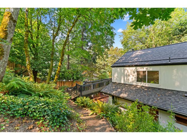 1858 SOUTHSHORE Blvd, Lake Oswego, OR 97034