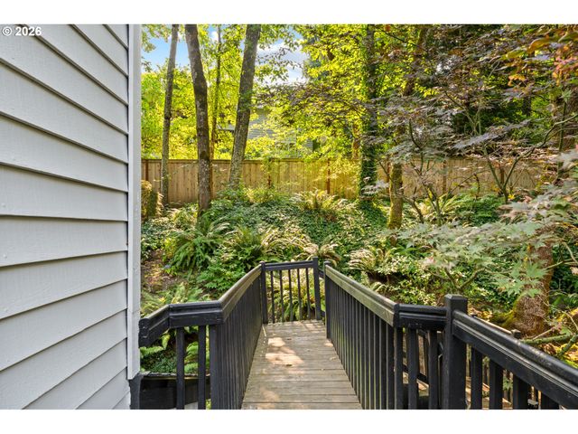 1858 SOUTHSHORE Blvd, Lake Oswego, OR 97034