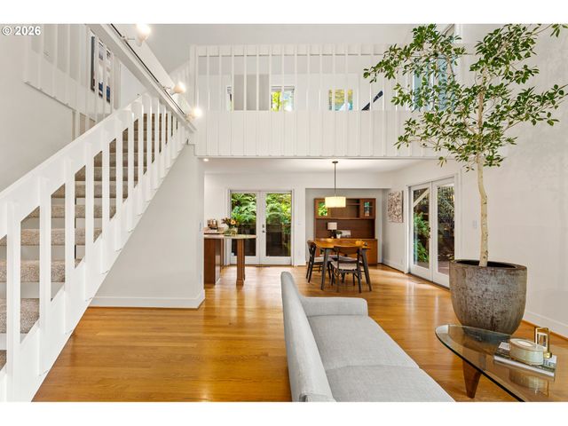1858 SOUTHSHORE Blvd, Lake Oswego, OR 97034