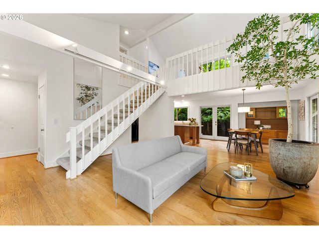 1858 SOUTHSHORE Blvd, Lake Oswego, OR 97034