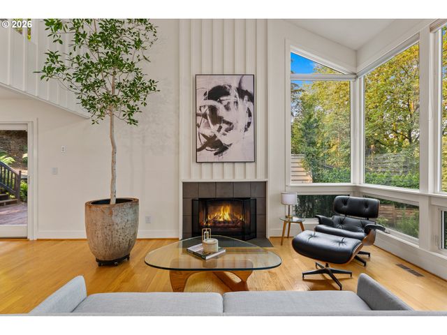 1858 SOUTHSHORE Blvd, Lake Oswego, OR 97034