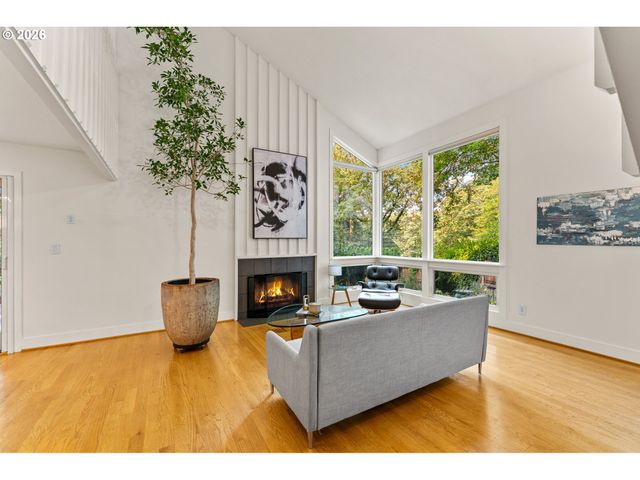 1858 SOUTHSHORE Blvd, Lake Oswego, OR 97034