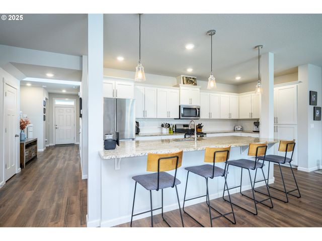 2690 Nw MEADOWS Dr, Mc Minnville, OR 97128