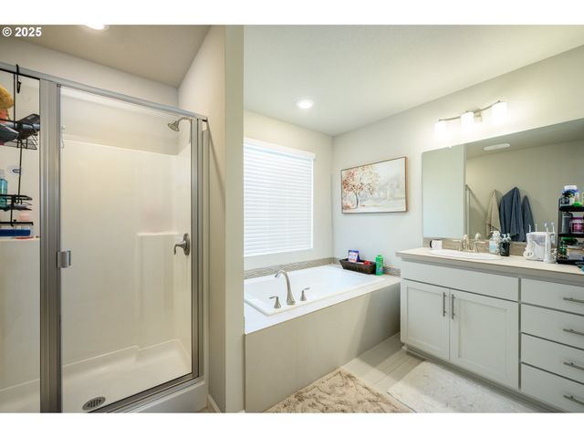 2690 Nw MEADOWS Dr, Mc Minnville, OR 97128