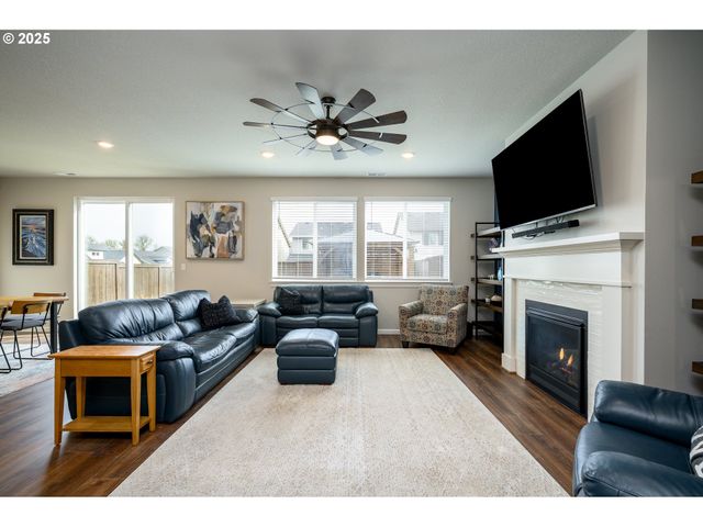 2690 Nw MEADOWS Dr, Mc Minnville, OR 97128