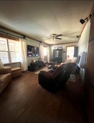 803 S Kindred St, Loraine, TX 79532