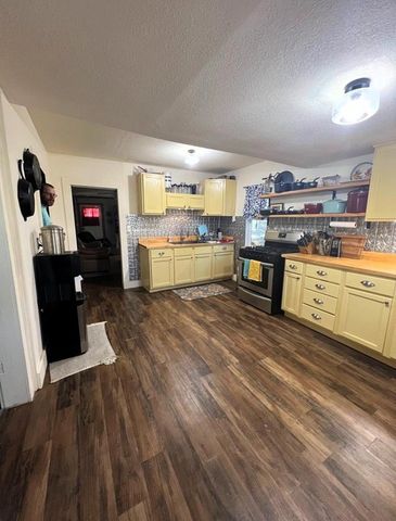 803 S Kindred St, Loraine, TX 79532