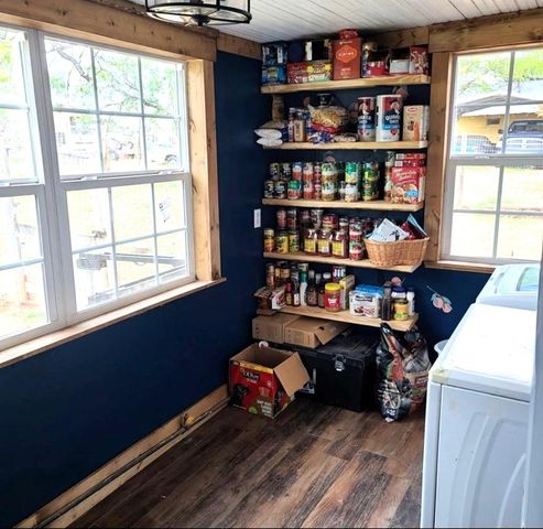 803 S Kindred St, Loraine, TX 79532