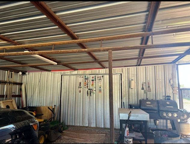 803 S Kindred St, Loraine, TX 79532