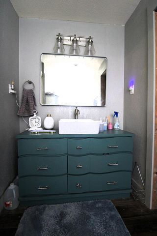 803 S Kindred St, Loraine, TX 79532