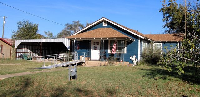 803 S Kindred St, Loraine, TX 79532