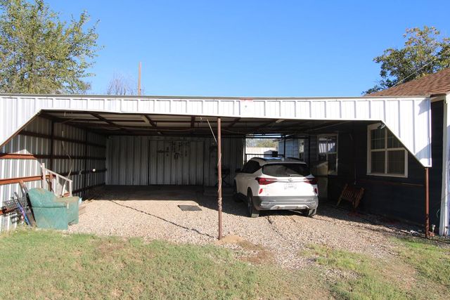 803 S Kindred St, Loraine, TX 79532
