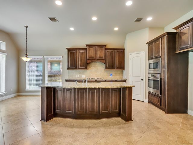 4131 N Creekmont Drive, Fresno, TX 77545