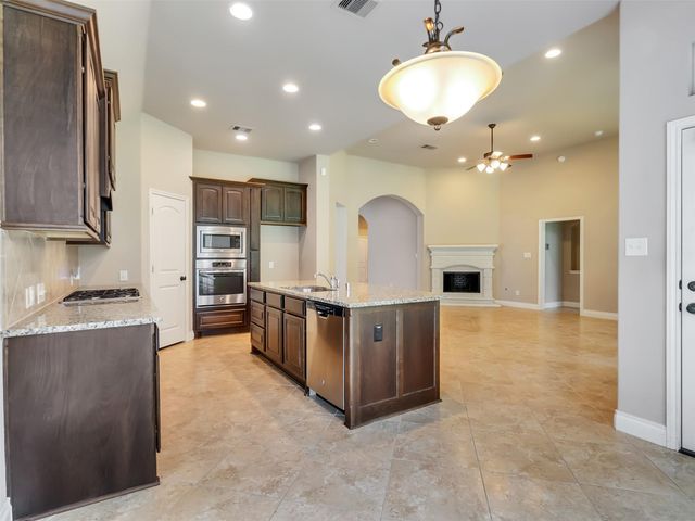 4131 N Creekmont Drive, Fresno, TX 77545