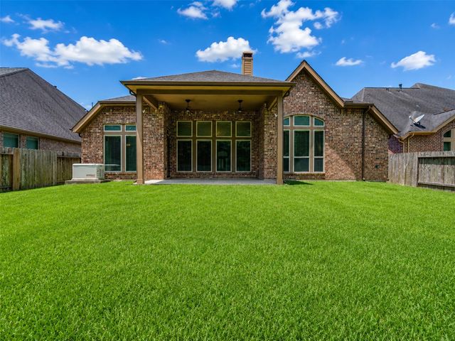 4131 N Creekmont Drive, Fresno, TX 77545
