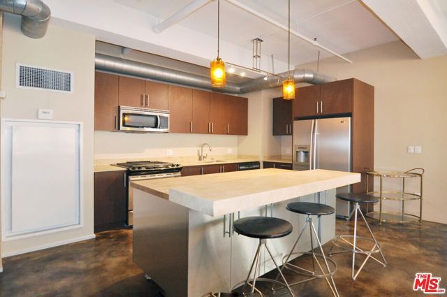 849 S Broadway 811, Los Angeles, CA 90014