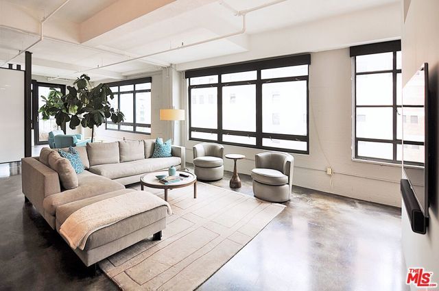 849 S Broadway 811, Los Angeles, CA 90014