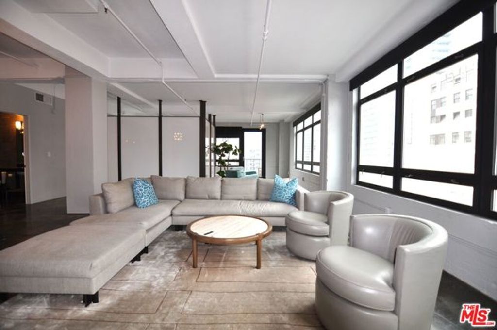 849 S Broadway 811, Los Angeles, CA 90014